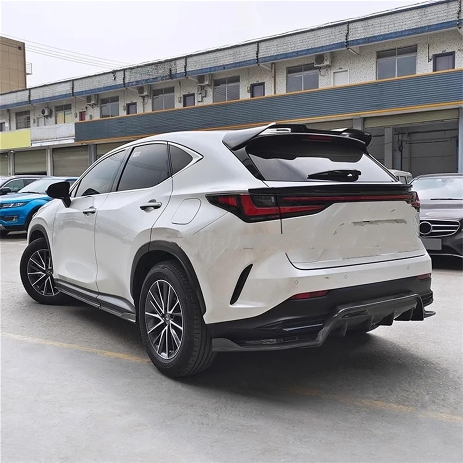 ◇LEXUS NX300h AYZ15用　トランクスポイラー◇ レクサスNX 300h（AYZ10/AYZ15）前期 リアアンダースポイラー 未